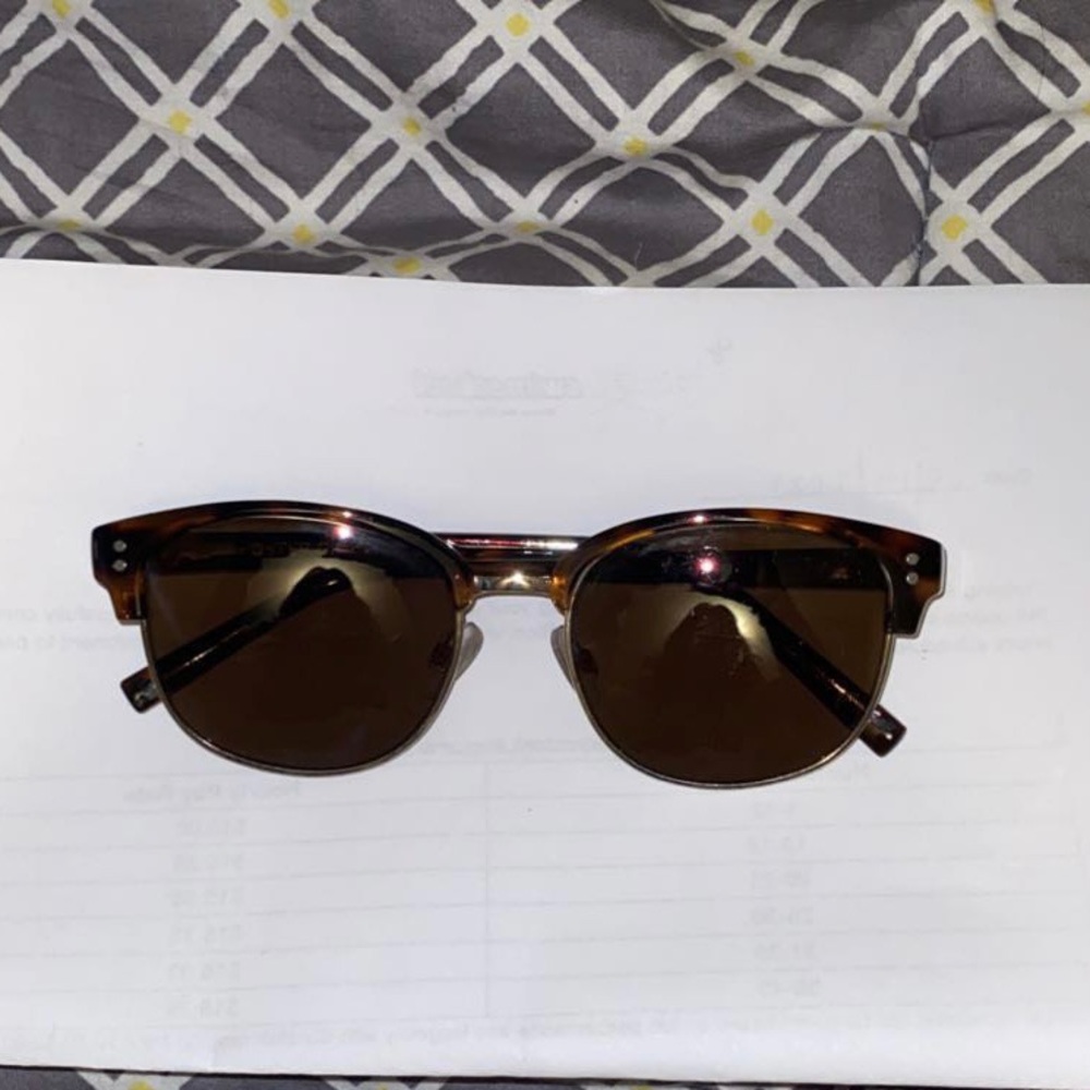 Aviator Style Sunglasses